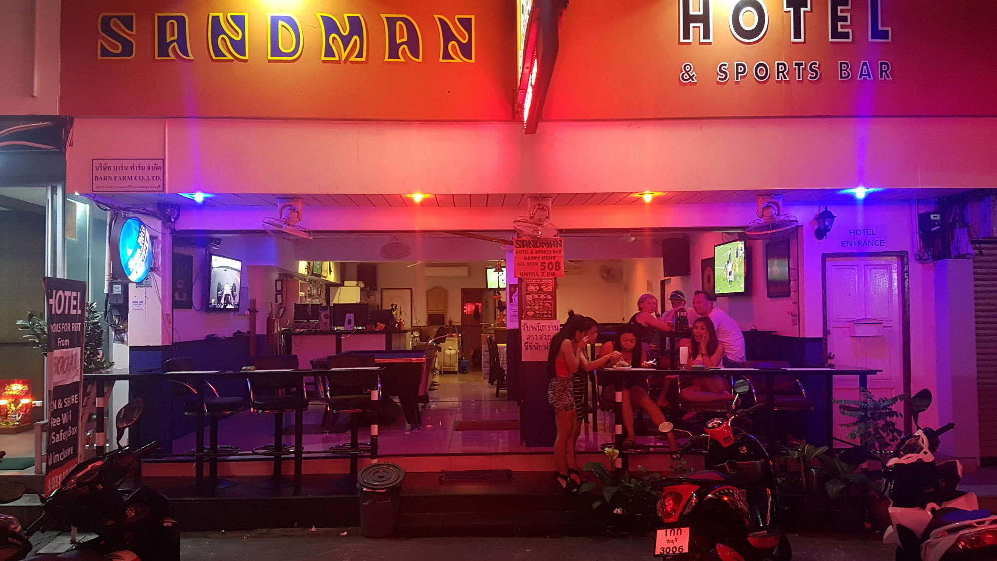 Sandman Hotel & Sports Bar Pattaya Esterno foto